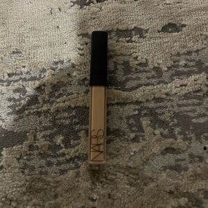 NARS Light 2.6 Radiant Creamy Concealer